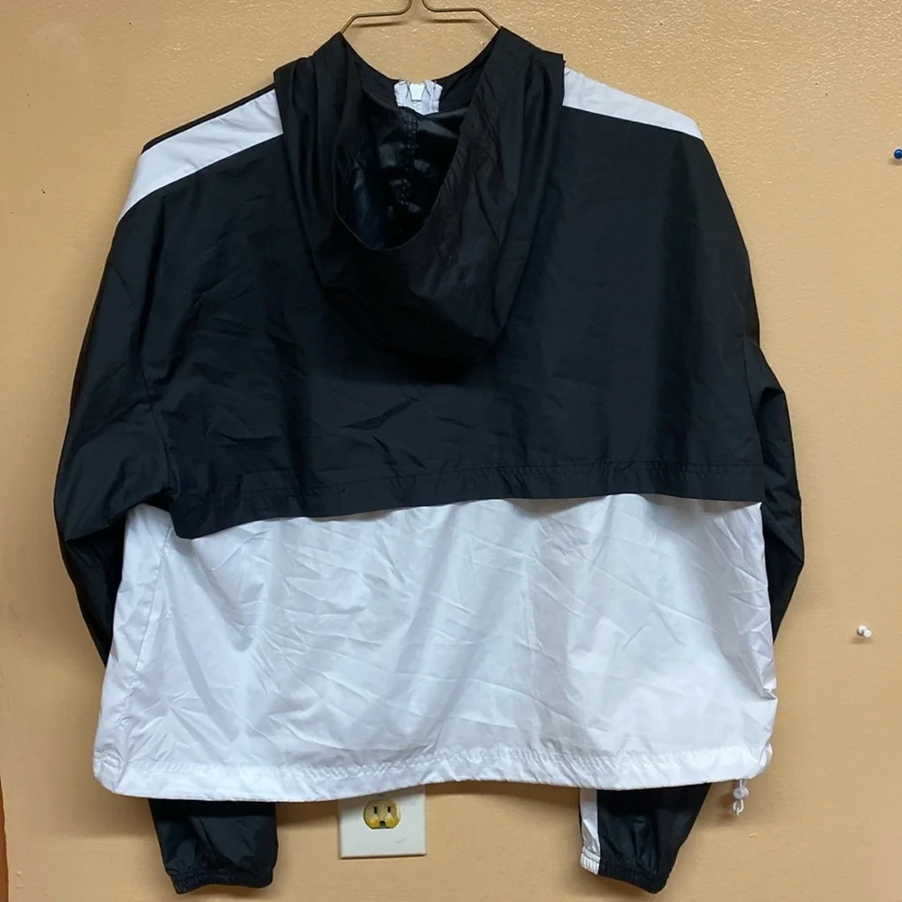 Nike Crop Trop Windbreaker “Black White” - Picture 7 of 10